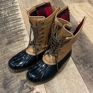 Madden Girl Flurryy 7.5 Duck Rain Boots